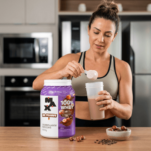 Whey Protein Max Titanium 100% Whey Dr. Peanut Avelã 900g