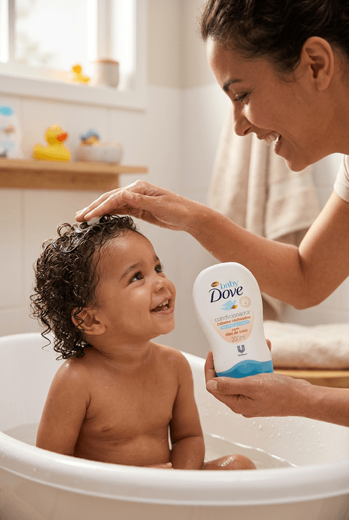 Condicionador Infantil Dove Baby Hidratação Cabelos Cacheados 200ml